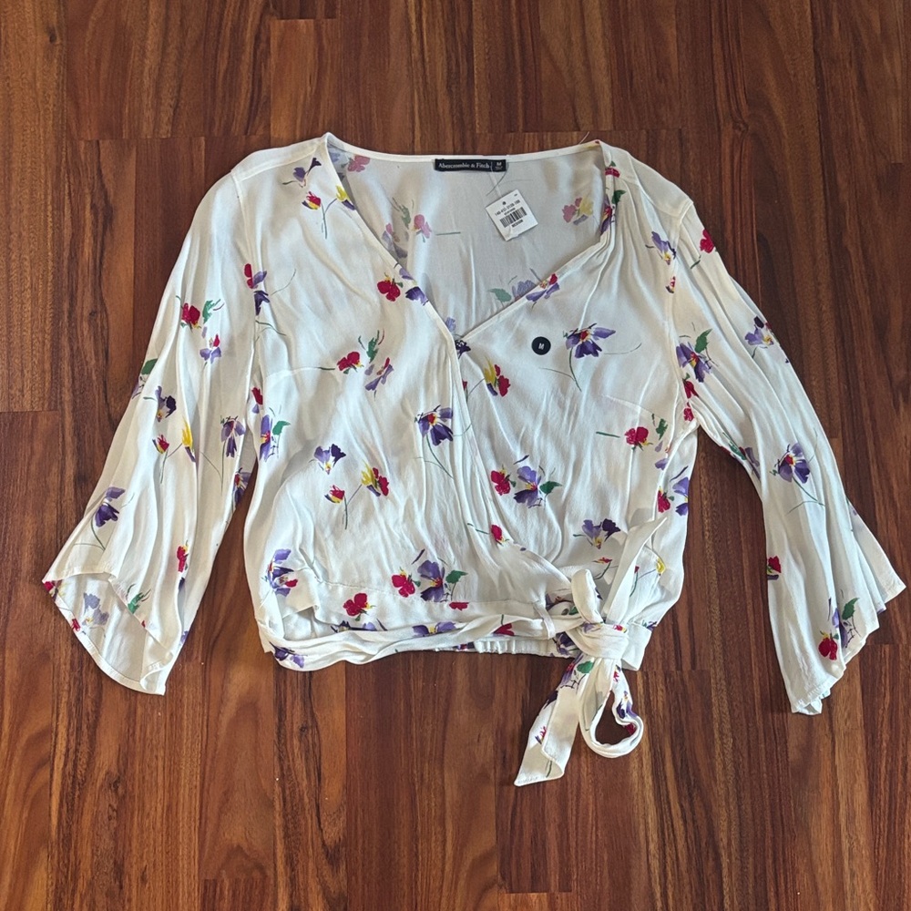 NWT Abercrombie & Fitch Floral Wrap Blouse - Cream